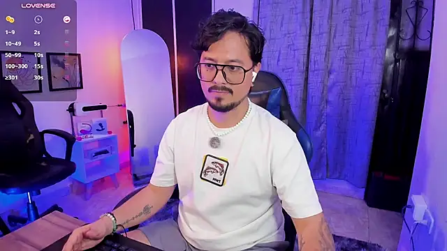DaviidEvans_ Show in webcam