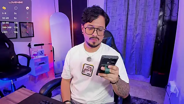 Pertunjukan Kamera Web DaviidEvans_