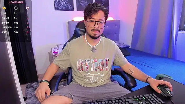 DaviidEvans_ Show in webcam