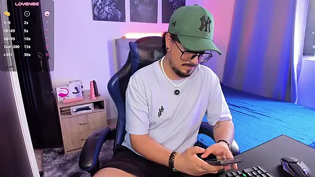 Pertunjukan Kamera Web DaviidEvans_