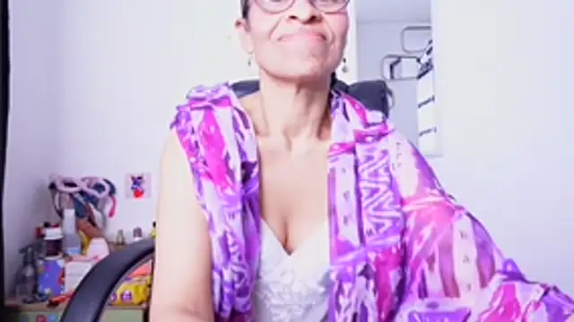 Aries_Mature's Webcam Show