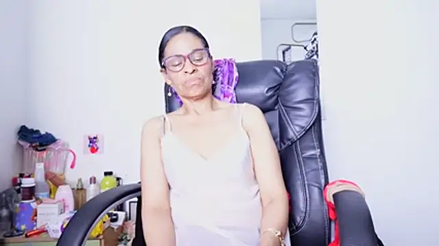 Aries_Mature 网络视讯表演