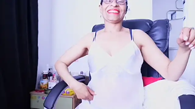 Aries_Mature: вебкам-шоу