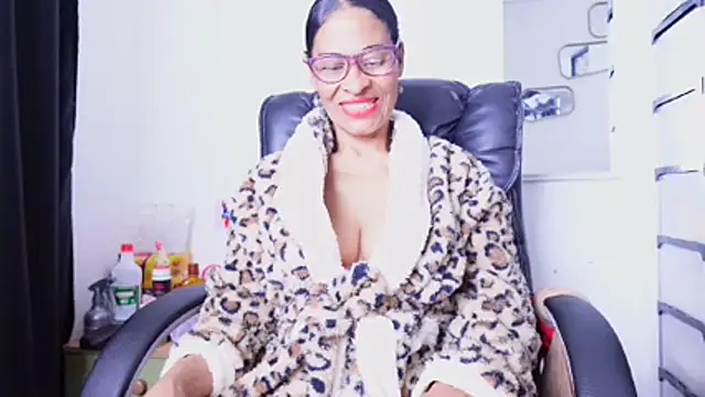 Aries_Mature's Webcam Show