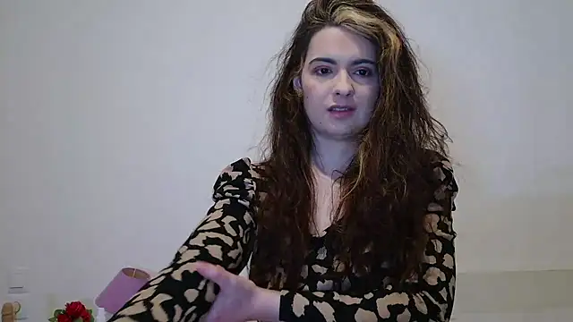 Show modela desirmiss1 na web-kameri