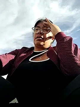 Show modela __valentina18 na web-kameri