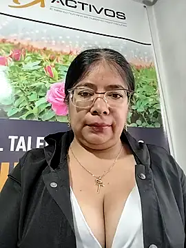 __valentina18 Show in webcam