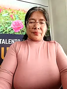 __valentina18 Show in webcam