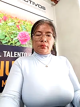 Pokazy przed kamerką – __valentina18