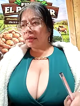 __valentina18's Webcam Show