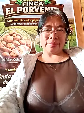 __valentina18: διαδικτυακό σόου στην κάμερα