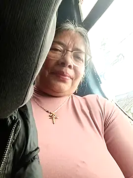 הופעת וובקאם של __valentina18