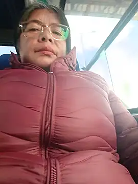 __valentina18: διαδικτυακό σόου στην κάμερα