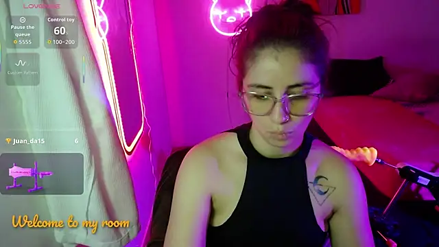 valentina_angel Adlı Modelin Canlı XXX Sohbeti