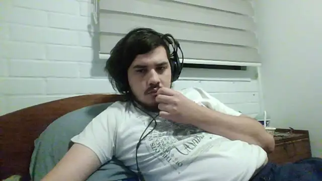 Pokazy przed kamerką – hung_weeb