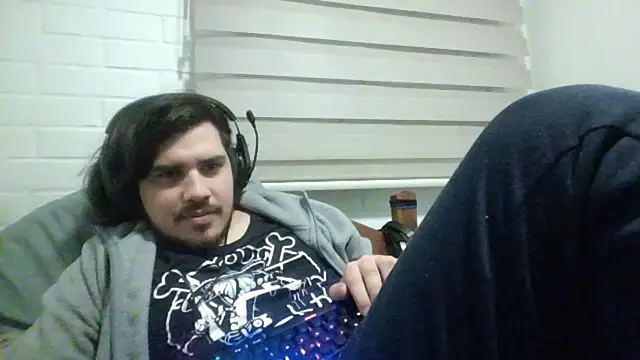 Show modela hung_weeb na web-kameri
