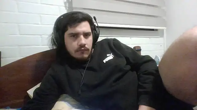 hung_weeb webcam show