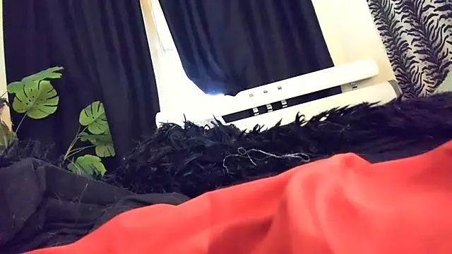 VainEnchantress Adlı Modelin Canlı Sohbet Odası