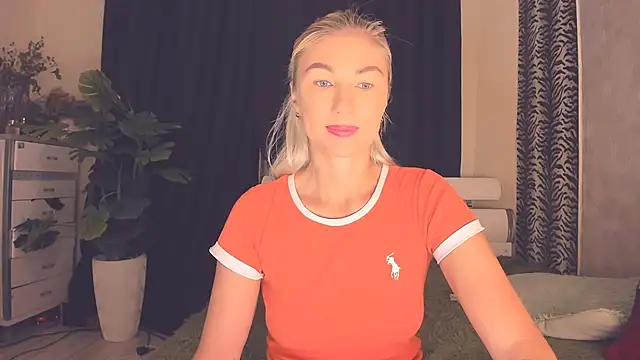 Karma_S_U_T_R_A's Live XXX Chat