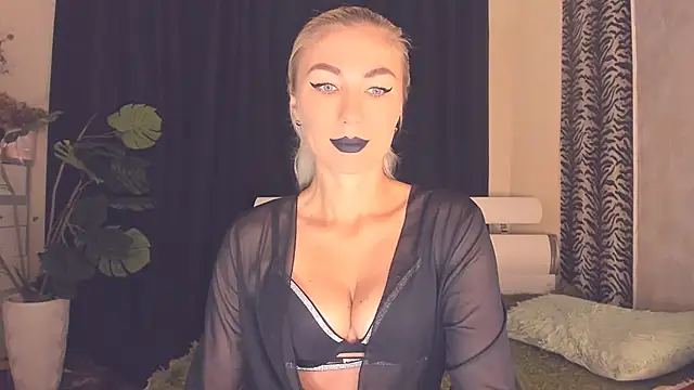 Karma_S_U_T_R_A's Live XXX Chat