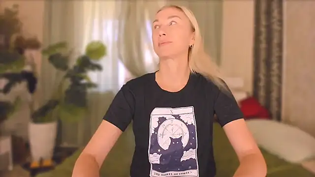 Karma_S_U_T_R_A Chat XXX live