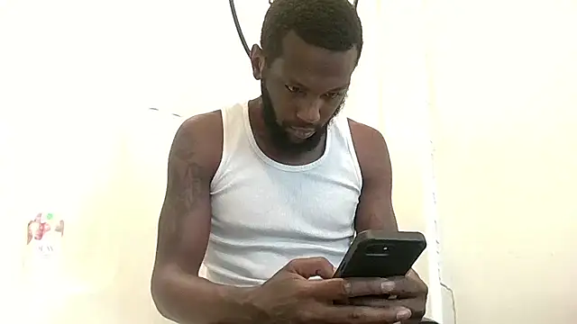 Chocolate_Droppa Show in webcam