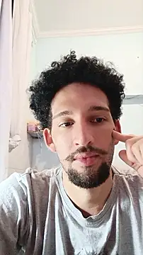 חדר צ'אט בשידור חי של Ale_nate
