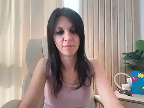 צ'אט XXX בשידור חי של InjaAtHome