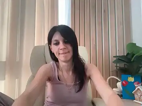 InjaAtHome Adlı Modelin Canlı XXX Sohbeti