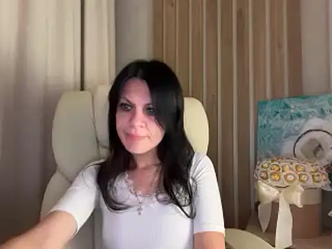 InjaAtHome: онлайн-секс-чат