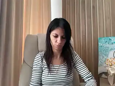 InjaAtHome live XXX chat