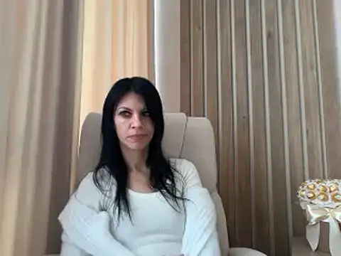 InjaAtHome Adlı Modelin Canlı XXX Sohbeti