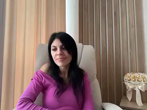 InjaAtHome Adlı Modelin Canlı XXX Sohbeti
