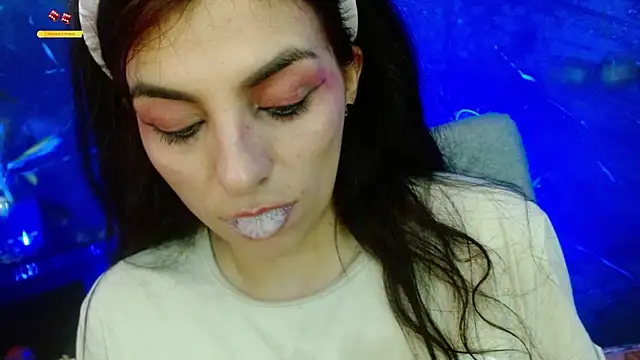 julieth_sex1 élő XXX-chatje