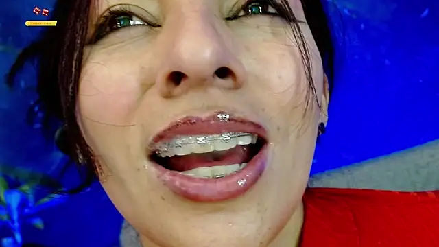 Chatroom XXX en direct de julieth_sex1