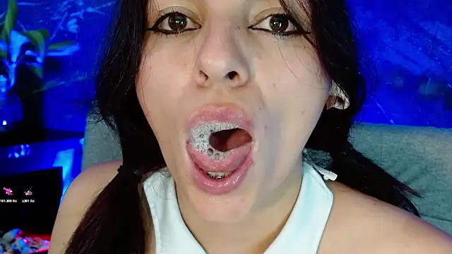 julieth_sex1 Adlı Modelin Canlı XXX Sohbeti