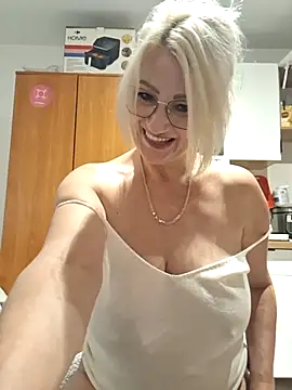 Sweety_blonda007 – Kamerová šou