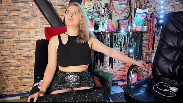 Liltildeman_moon's Webcam Show