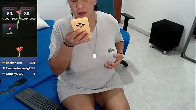 צ'אט XXX בשידור חי של LAURA_Foxht