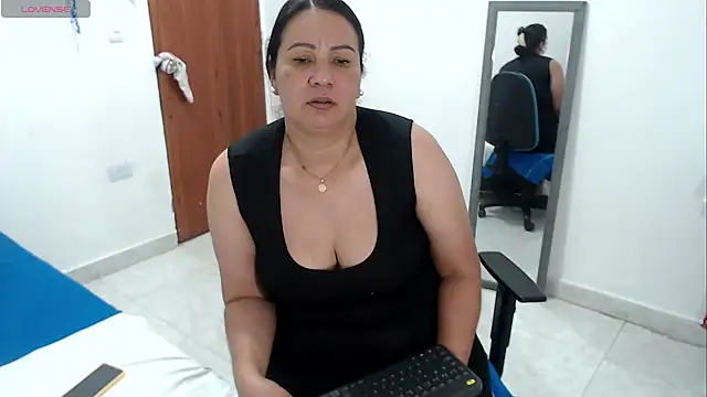 LAURA_Foxht's Live XXX Chat