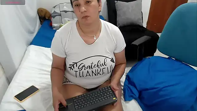 LAURA_Foxht Chat XXX in diretta