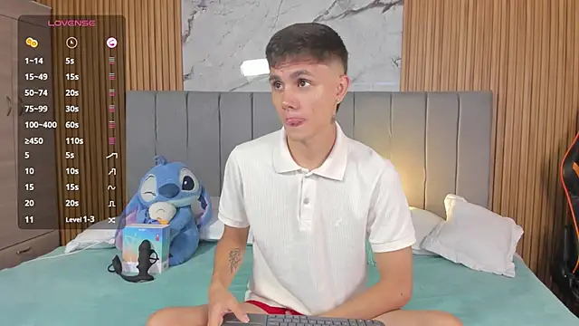 DustinLevine's Live XXX Chat