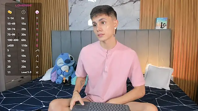 DustinLevine 网络视讯表演