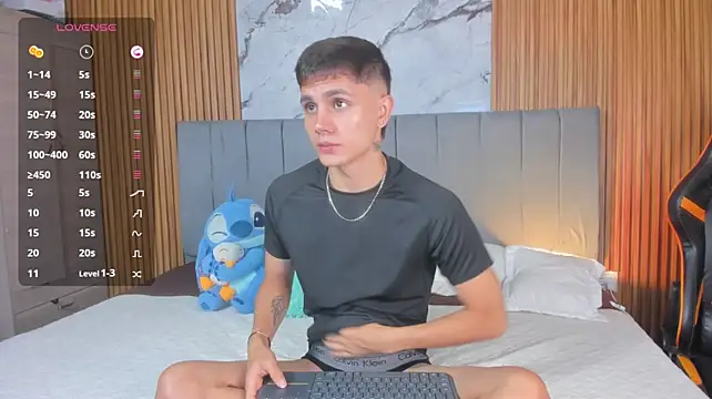 Вебкам-шоу DustinLevine