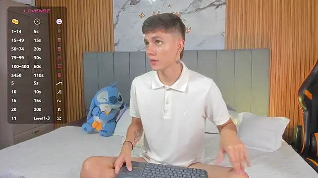 DustinLevine 网络视讯表演