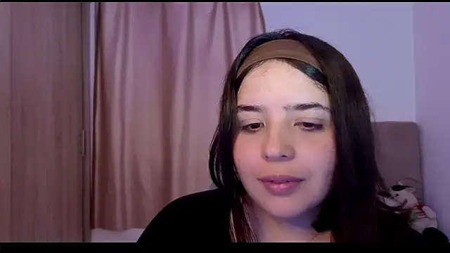 _alicia_z Show in webcam