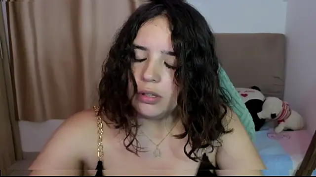 _alicia_z Show in webcam