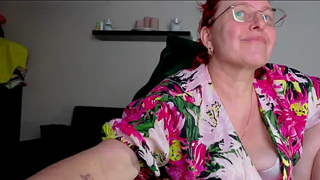 Chat +18 de JoannaAndNeighbour ao vivo