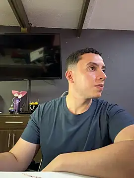 Show de davinalhot na webcam