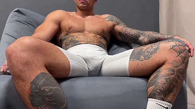 Mr_YourGod Show in webcam